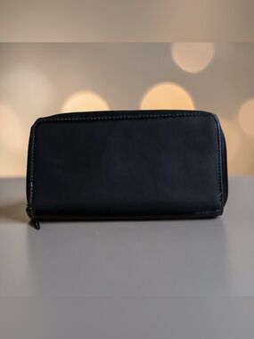 Soft Black Leather Zippered Wallet